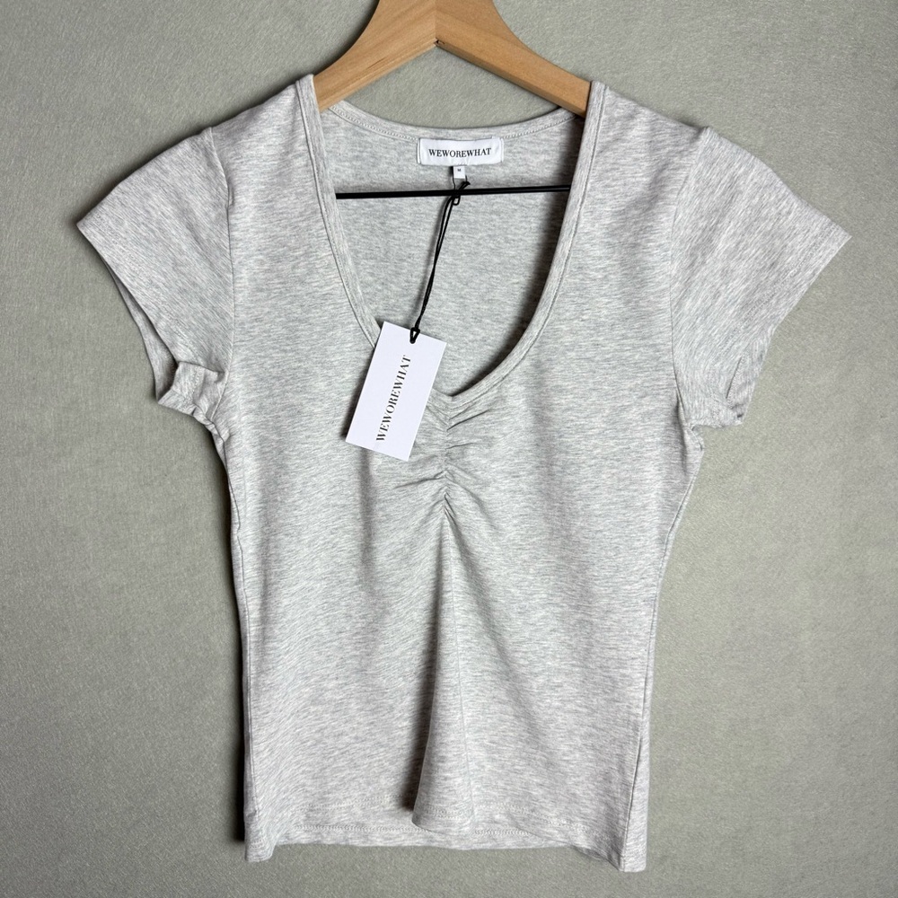 Brand New WeWoreWhat Cropped Baby V-Neck Short Sleeve T-Shirt in Gray NWT